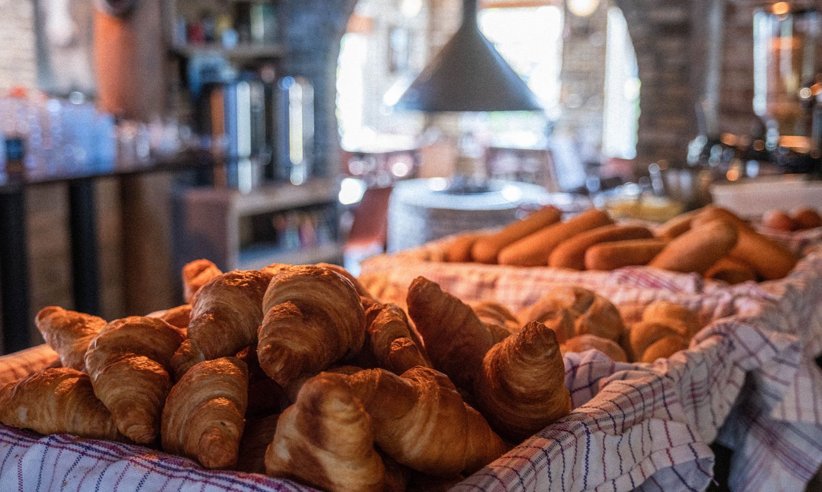 Verse croissants bij Eetcafé De Millem tijdens Oerol