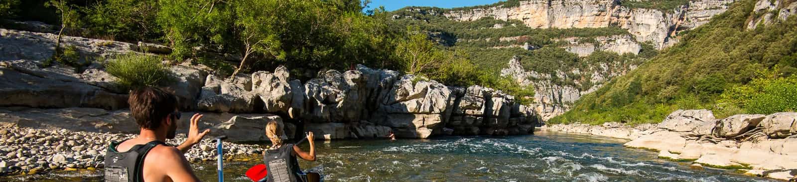 Kanovaren op de rivieren in de Ardèche