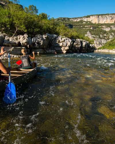 Kanovaren op de rivieren in de Ardèche