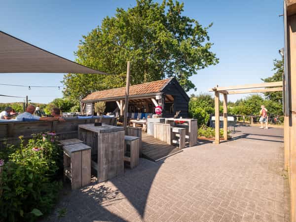 Terras van Eetcafé De Millem op Camping Cupido