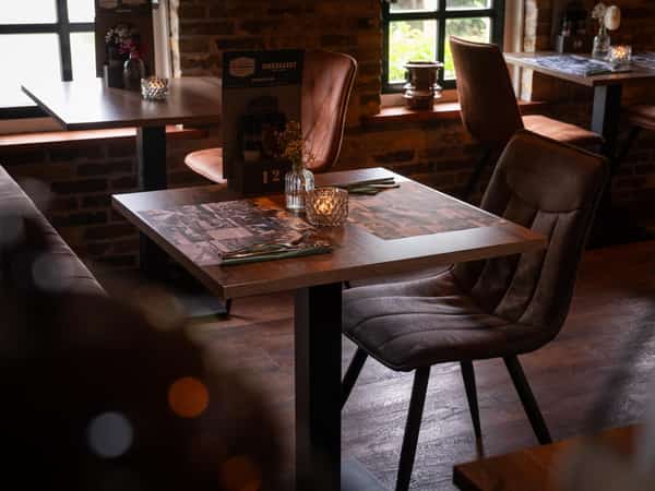 Gedekte tafel in Eetcafé De Millem op Camping Cupido