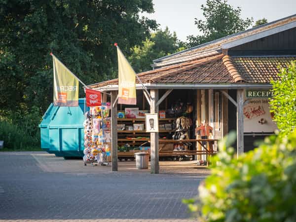 RECRA Kampwinkel op Camping Cupido in Hee, Terschelling