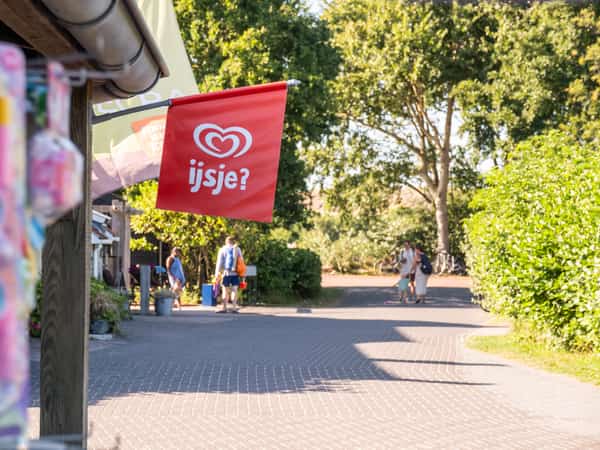 IJsvlag bij de RECRA Kampwinkel op Camping Cupido